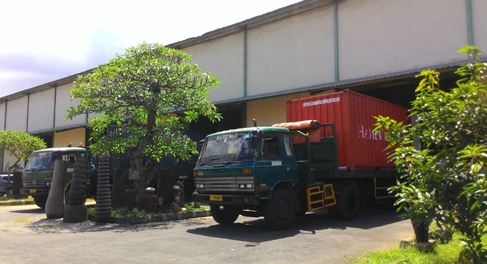 We organise worldwide logiistics.